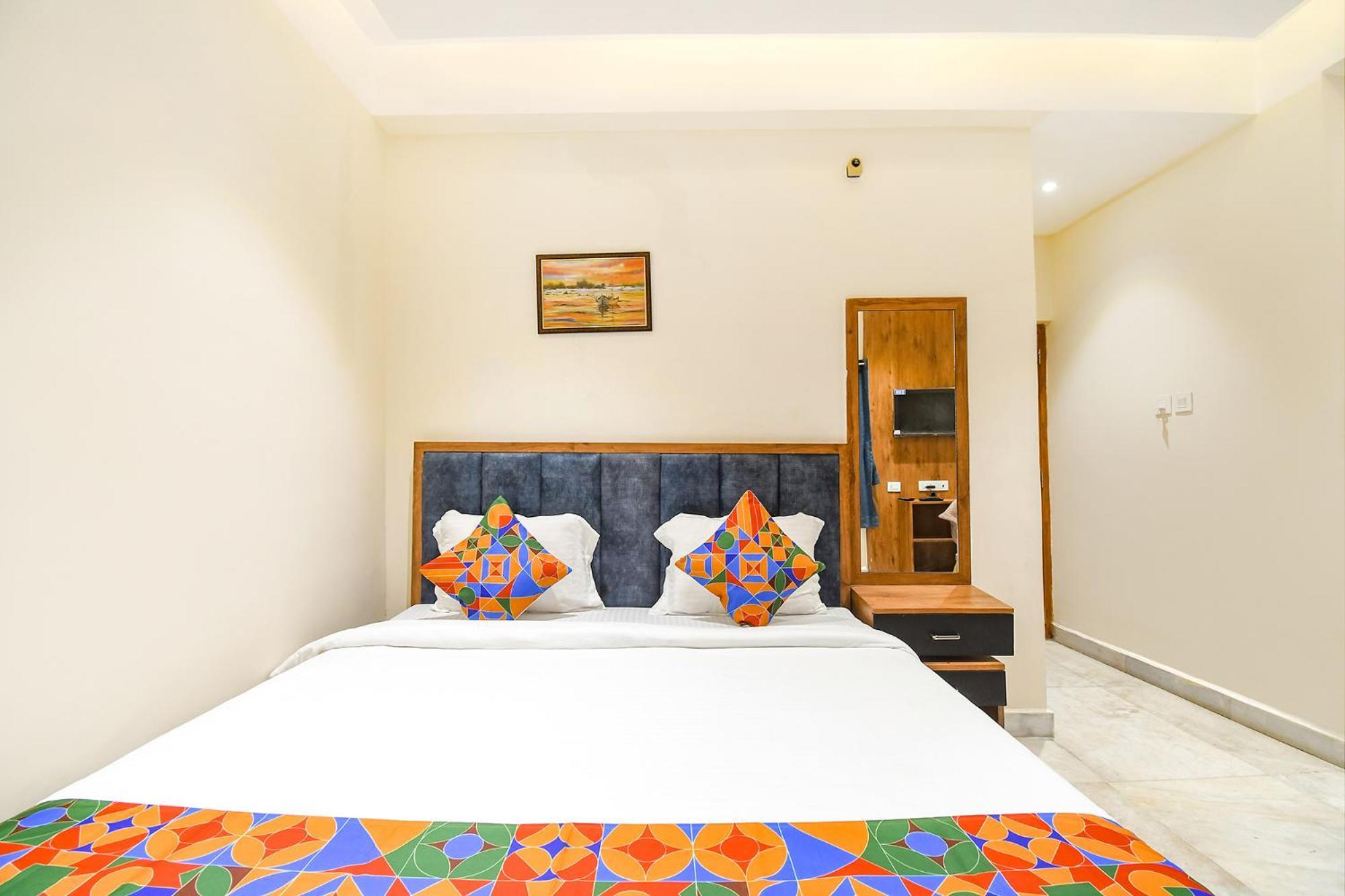 Fabhotel Prime The Golden Plaza - Nr Tarapith Temple Extérieur photo