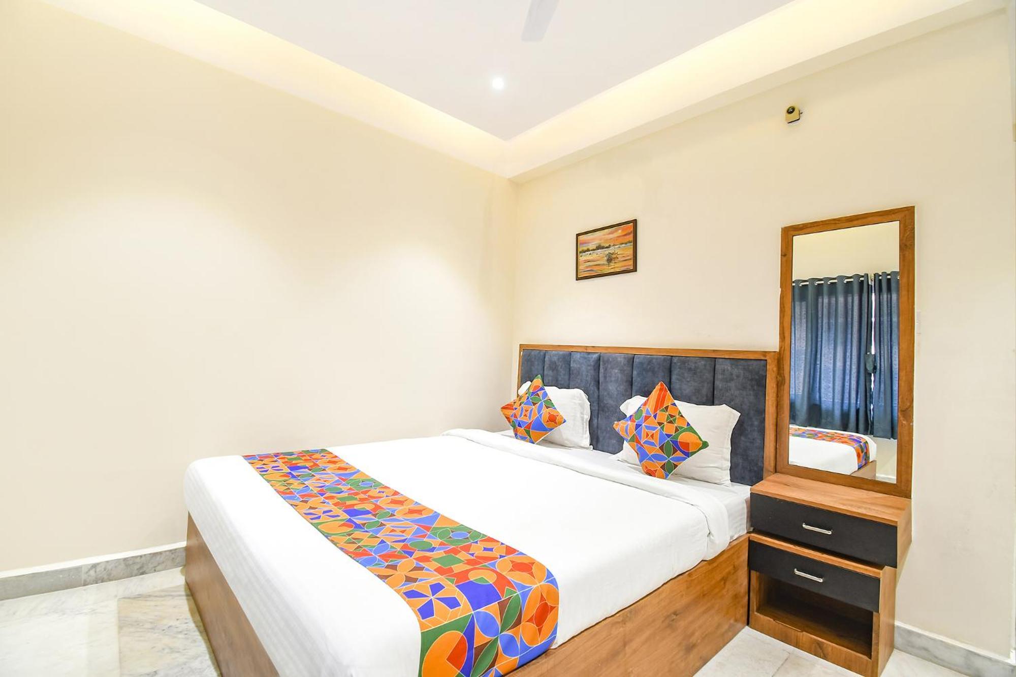 Fabhotel Prime The Golden Plaza - Nr Tarapith Temple Extérieur photo