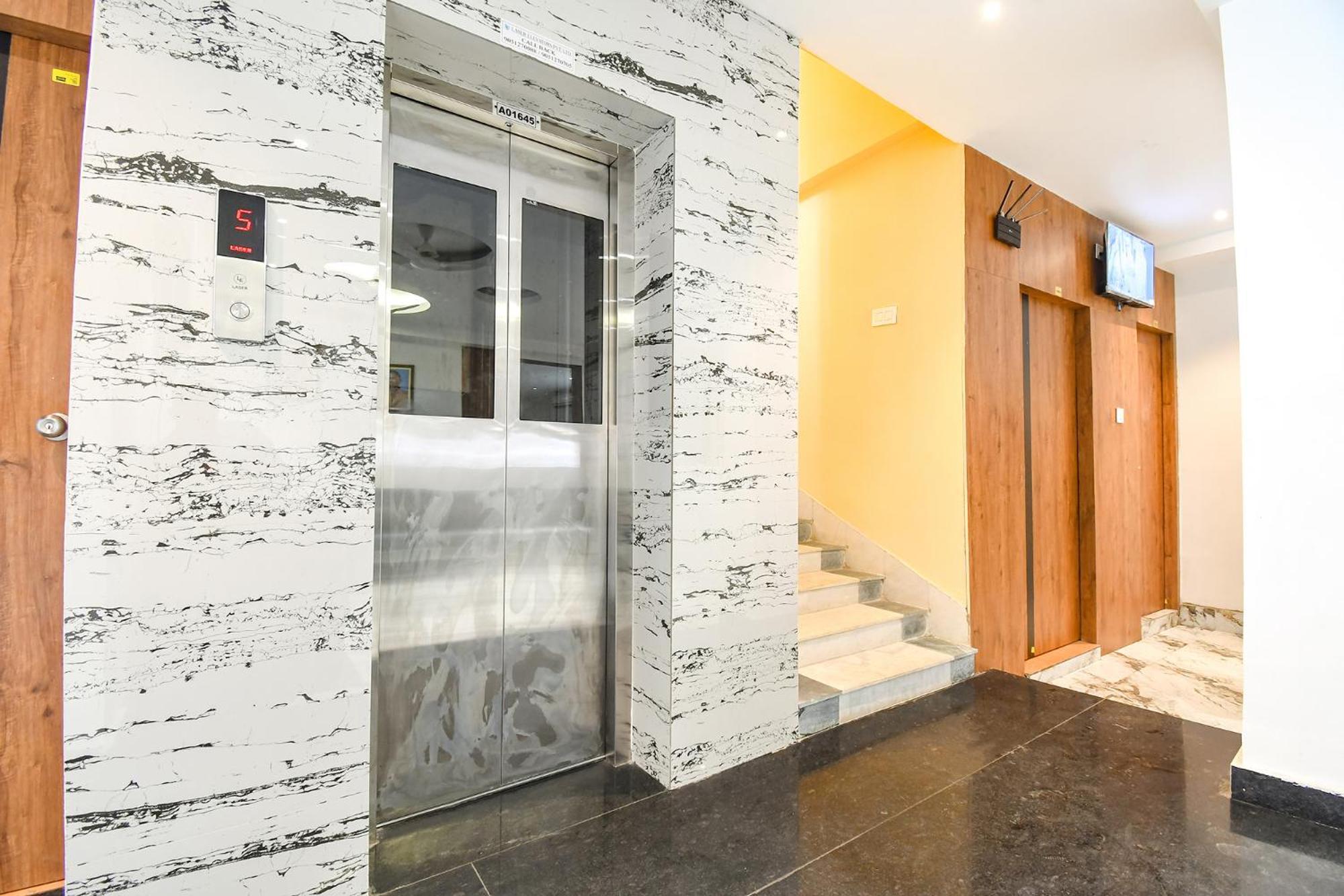 Fabhotel Prime The Golden Plaza - Nr Tarapith Temple Extérieur photo